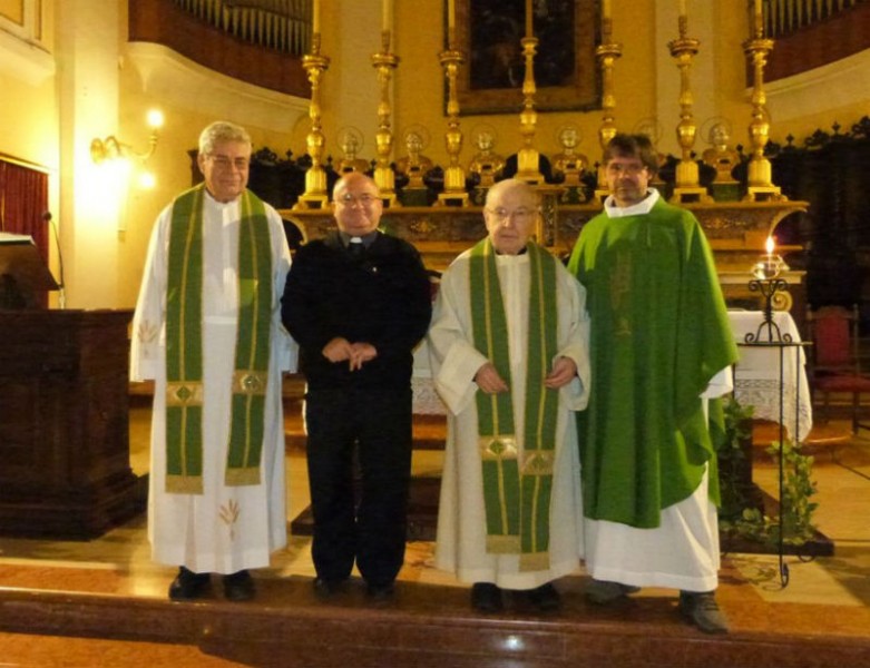 I saluti della comunità cattolica di Corinaldo a don Filippo Discepoli