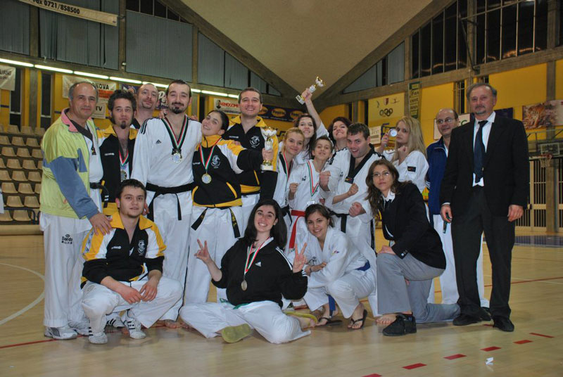 La squadra di taekwondo senigalliese si prende il titolo di campione regionale