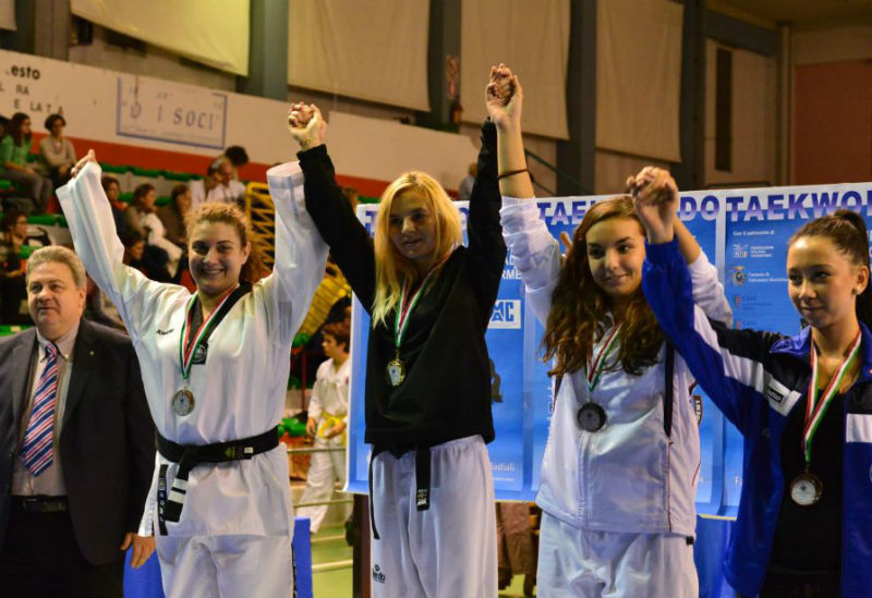 Le atlete del taekwondo di Senigallia premiate al torneo Marche-Umbria