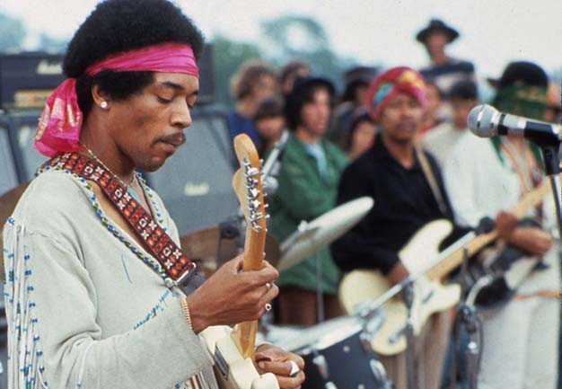 Jimi Hendrix live sul palco di Woodstock