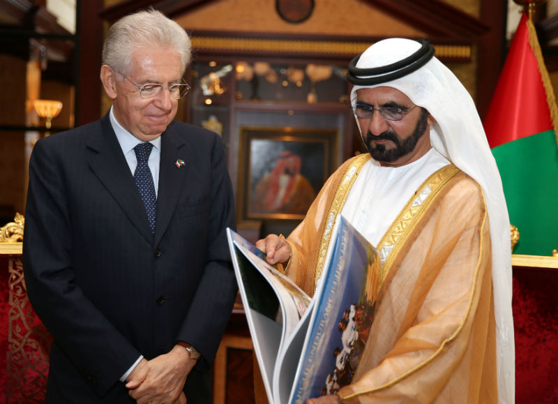 Monti consegna a a Al Maktoum il libro "Marche Endurance Lifestyle"