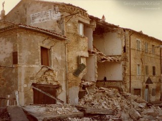 Foto della frana Barducci, che avvenne ad Ancona il 13 dicembre 1982. Foto di Omar Abbondanza