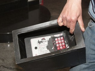 Una cassetta di sicurezza forzata