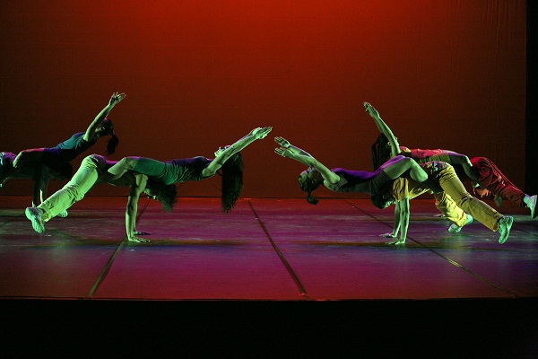 Una scena dello spettacolo di danza "Paracasoscia"