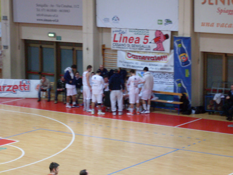 Time out Goldengas Pallacanestro Senigallia