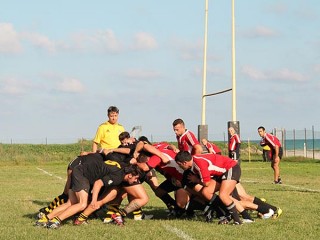 Il Sena Rugby in azione contro il Fermo