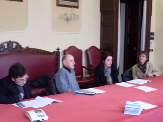 Andrea Marconi, l'assessore Fabrizio Volpini e le coordinatrici di Servizio Sollievo