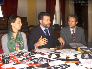 Paola Curzi, Maurizio Mangialardi e Giacomo Cicconi Massi presentano l'iniziativa Un Foro per Pasqua