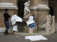 Il Monc' in piazza "impacchettato" per "1 Foro x Pasqua"