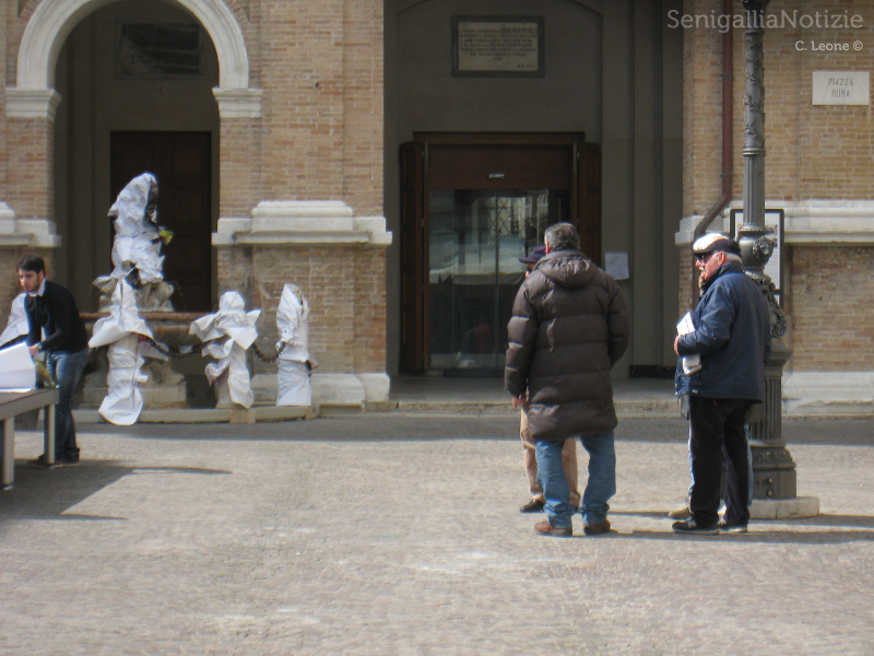 Il Monc' in piazza "impacchettato" per "1 Foro x Pasqua"