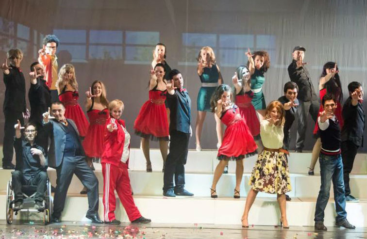 Alcuni protagonisti del musical "Gleefullytogether"