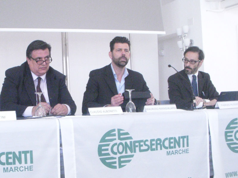 Claudio Albonetti, Maurizio Mangialardi e Fabrizio Ruggero nella presentazione del nuovo servizio Frecciabianca
