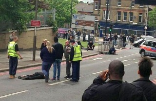 Soldato ucciso a Londra in pieno giorno