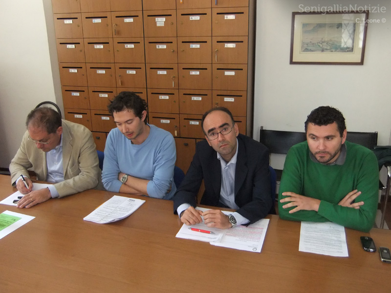 Il PdL propone una mozione sui canoni di locazione. Da sx: Mazzarini, Rimini, Cameruccio, Cicconi Massi