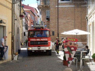I pompieri intervengono in via Gherardi