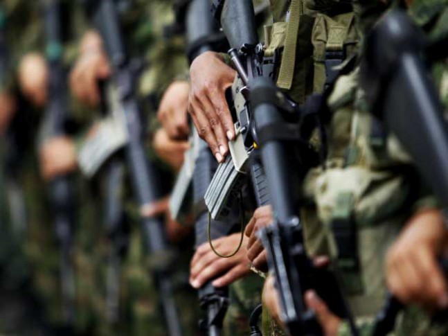 La Guerriglia in Colombia con l'esercito del popolo colombiano (FARC)