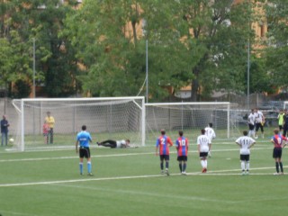 Il rigore dell'1-2 del Ducato contro la Vigorina