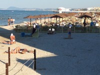 La spiaggia "quasi" libera a Senigallia, di fianco al molo di levante