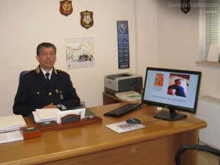 Il dirigente del Commissariato di P.S. di Senigallia, Vice Questore Aggiunto dott. Agostino Licari, ha illustrato lo sviluppo delle indagini