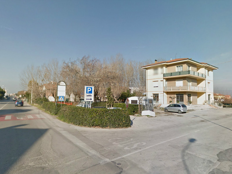 L'incrocio tra la Statale 16 Adriatica e via Traversa Cesano, a Senigallia
