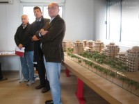 Gianni Roccato, Maurizio Mangialardi e e Pietro Lanari illustrano il progetto nell'area ex Sacelit-Italcementi