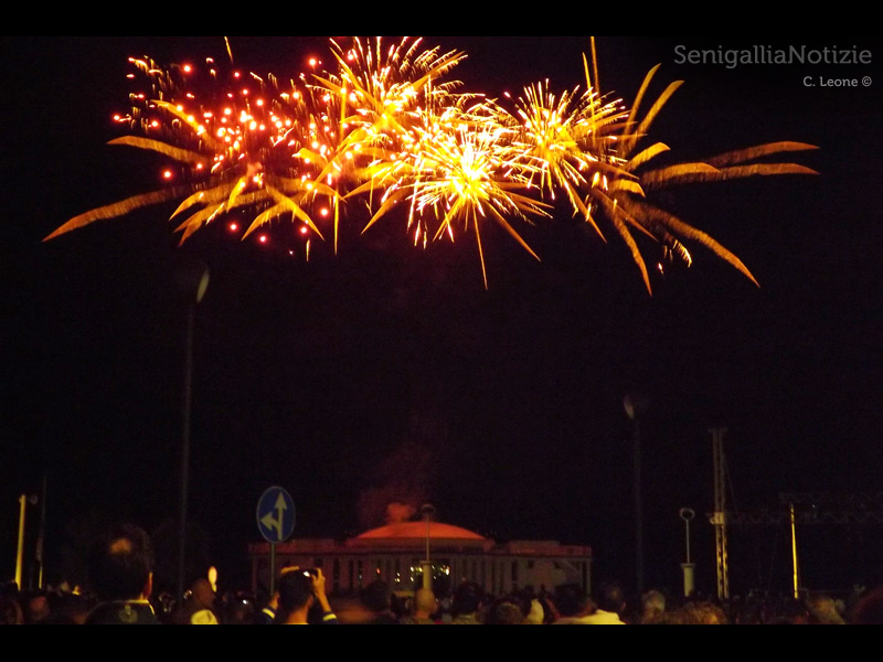 Fuochi d'artificio per la Notte della Rotonda 2013 a Senigallia