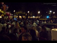 La folla di persone per la Notte della Rotonda 2013 a Senigallia