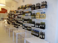 L'ampia collezione di vini di Punto Più