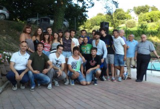 Foto di gruppo all'inaugurazione della piscina La Playa di Corinaldo