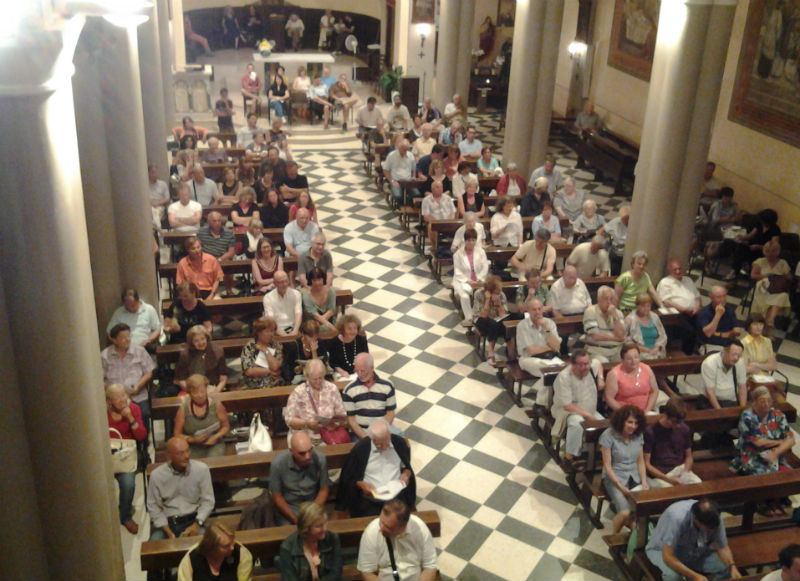 Il pubblico intervenuto al concerto di Roberto Marini alla Chiesa del Portone