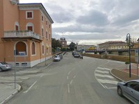 L'incrocio tra via Bovio e via Minghetti, a ridosso del sottopasso di via Perilli