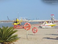 L'eliambulanza alla spiaggia di Senigallia