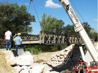 Installazione del Ponte Bailey tra Corinaldo e Mondavio