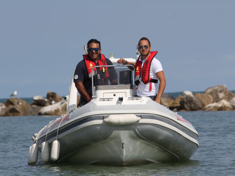 Servizio di salvaguardia in mare a Senigallia