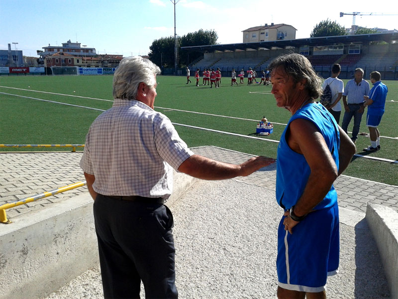 Glauco Simonetti salutato dal Presidente della Vigor Valentino Mandolini