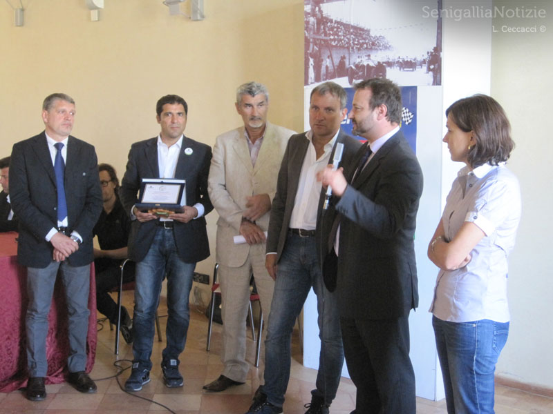 Gli amministratori di Montechiarugolo (PR) ritirano il premio di Comune Virtuoso 2013