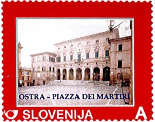 francobollo sloveno raffigurante piazza dei Martiri di Ostra