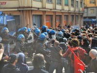Tensione tra manifestanti e Polizia ad Ancona durante la visita di Enrico Letta