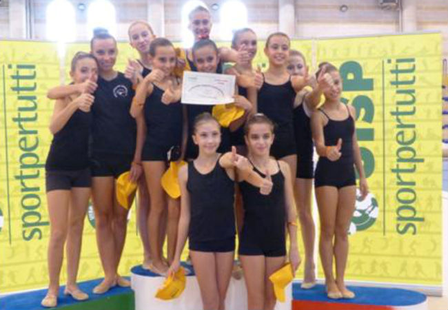 Le ragazze della Uisp Senigallia-Sezione ginnastica