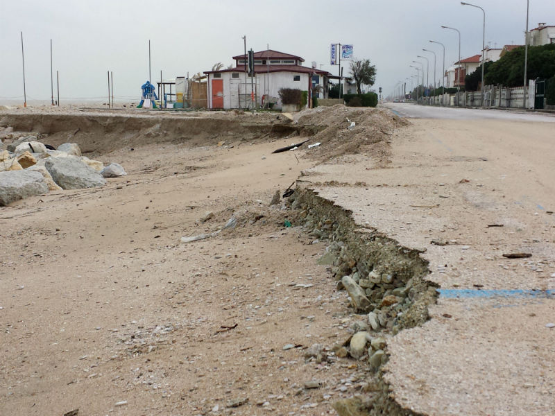 Spiaggia erosa tra Marzocca e Marina di Montemarciano