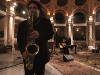 Una scena del film "Enzo Avitabile Music Life" di Jonathan Demme