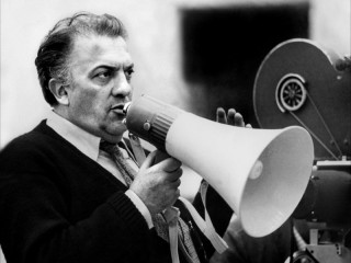 Federico Fellini durante le riprese de La Dolce Vita