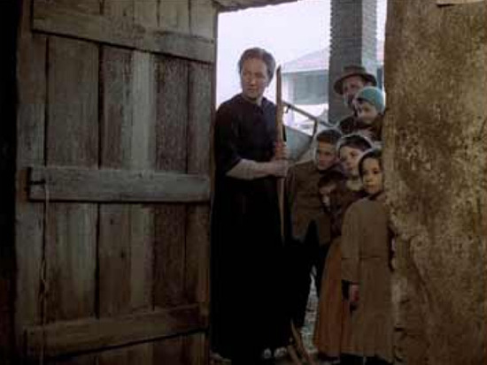 Una scena del film capolavoro "L'Albero degli Zoccoli" diretto dal maestro del cinema Ermanno Olmi