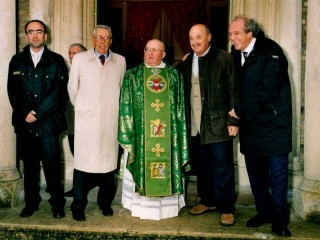 don Pietro Sallei, ex parroco di Montignano, durante i festeggiamenti per i suoi 50 anni di sacerdozio