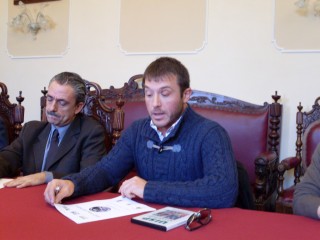 Il presidente Uisp Vincenzo Manco (sx) e il presidente della lega nuoto Uisp Massimo Tesei (dx)