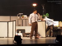 Lo spettacolo "Blam!" della compagnia danese Neander Teater andato in scena al teatro La Fenice di Senigallia sabato 14 dicembre