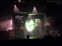 Lo spettacolo "Blam!" della compagnia danese Neander Teater andato in scena al teatro La Fenice di Senigallia sabato 14 dicembre