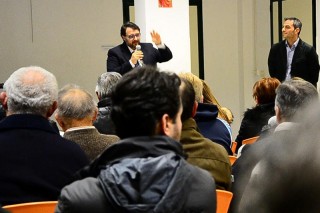 Bernardo Becci e Maurizio Grilli alla prima assemblea pubblica di Progetto Montemarciano