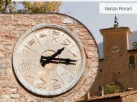 Copertina del volume di Renzo Fiorani sull'orologio di Piobbico