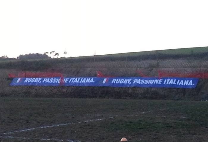 Striscione al "Sena Park"